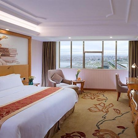 Vienna Hotel Dongguan Hengli Zhongshan Road Bagian luar foto